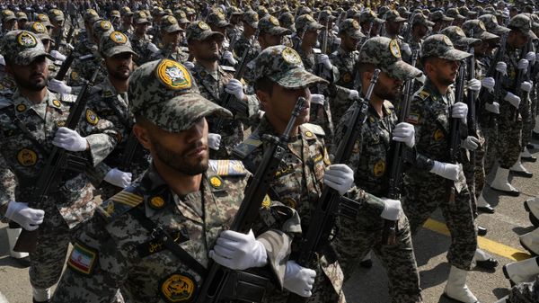 Военный парад, посвященный ежегодному Дню армии, в Тегеране, Иран - Sputnik Армения