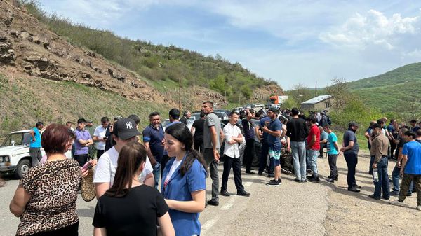Жители приграничных сел Тавушской области перекрыли дорогу Киранц-Воскепар (21 апреля 2024). Тавуш - Sputnik Армения