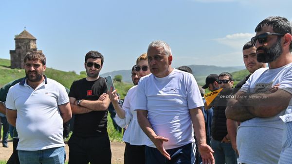 Житель Тавуша Мигран Махсудян на акции протеста против решения о сдаче Азербайджану территорий в рамках делимитации (22 апреля 2024). Тавуш - Sputnik Армения