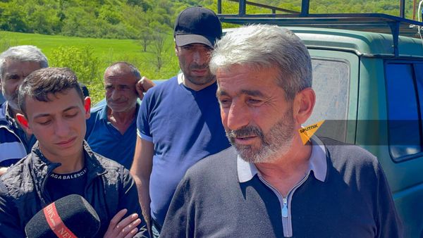 Կիրանցի վարչական ղեկավար Կամո Շահինյանը բողոքի ակցիայի վայրում - Sputnik Արմենիա
