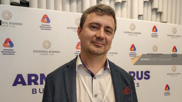 Менеджер компании Leon MFO Investments (Кипр) Михаил Борисов на форуме Армения – Кипр: возможности бизнеса (26 апреля 2024). Еревaн - Sputnik Армения