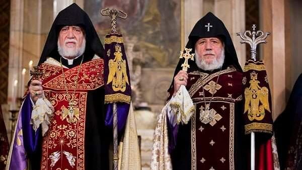 Католикос всех армян Гарегин Второй и Католикос Великого Дома Киликийского Арам Первый - Sputnik Армения
