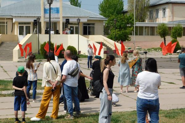 Командование 102-ой российской военной базы совместно с городскими властями провели праздничные мероприятия (1 мая 2024). Гюмри - Sputnik Армения
