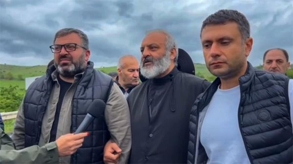 Ոստիկանները արգելեցին Բագրատ Սրբազանի մուտքը Կիրանց գյուղ - Sputnik Արմենիա
