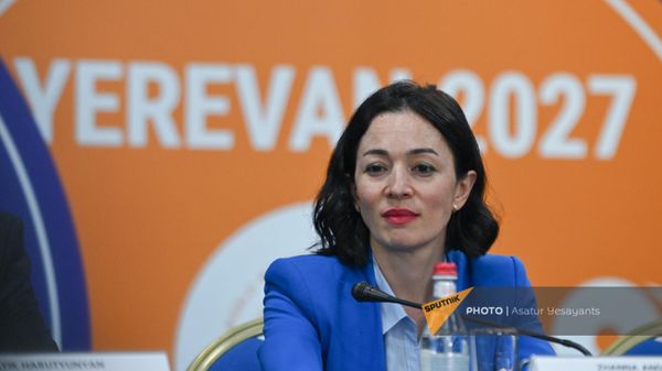 Министр ОНКС Жанна Андреасян на пресс-конференции, посвященной предстоящему в Ереване чемпионату мира по тяжелой атлетике 2027 года (7 мая 2024). Еревaн - Sputnik Армения