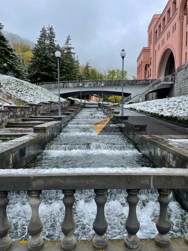 Գետինը սպիտակով է պատվել Գետինը սպիտակով է պատվել - Sputnik Արմենիա