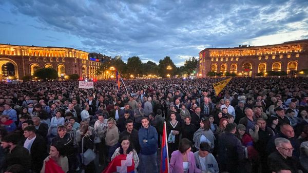 Митинг на площади Республики (10 мая 2024). Еревaн - Sputnik Армения