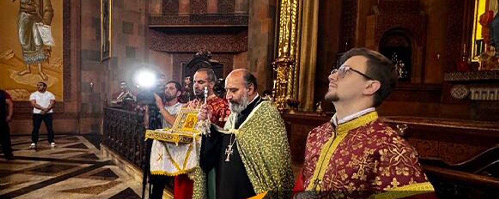 Частица мощей апостола Варфоломея доставлена в храм Иоанна Предтечи (12 мая 2024). Абовян Частица мощей апостола Варфоломея доставлена в храм Иоанна Предтечи (12 мая 2024). Абовян - Sputnik Армения, 1920, 12.05.2024