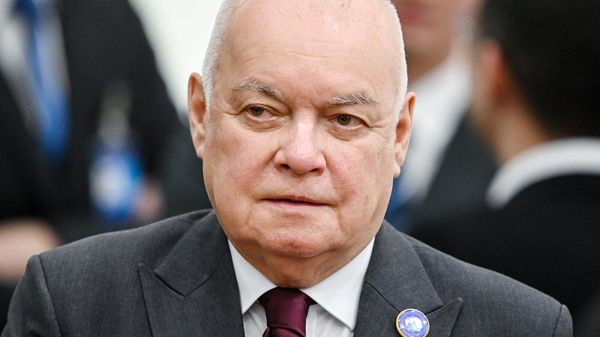 Генеральный директор международной медиагруппы Россия сегодня Дмитрий Киселев во время встречи в расширенном составе президента РФ и председателя КНР в Доме народных собраний (16 мая 2024). Пекин - Sputnik Армения