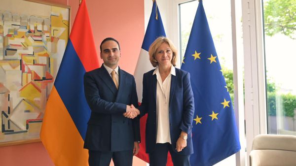 Տիգրան Ավինյանն ու Վալերի Պեկրեսը - Sputnik Արմենիա