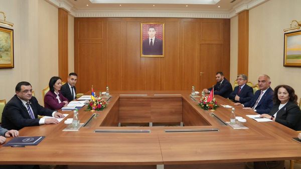 Հայաստանի կրթության, գիտության, մշակույթի և սպորտի նախարար Ժաննա Անդրեասյանը և Թուրքիայի մշակույթի և զբոսաշրջության նախարար Մեհմեդ Նուրի Էրսոյը  հանդիպել են Աշխաբադում - Sputnik Արմենիա