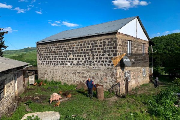 Владельцам двух домов в Киранце дали месяц на сборы Владельцам двух домов в Киранце дали месяц на сборы - Sputnik Армения