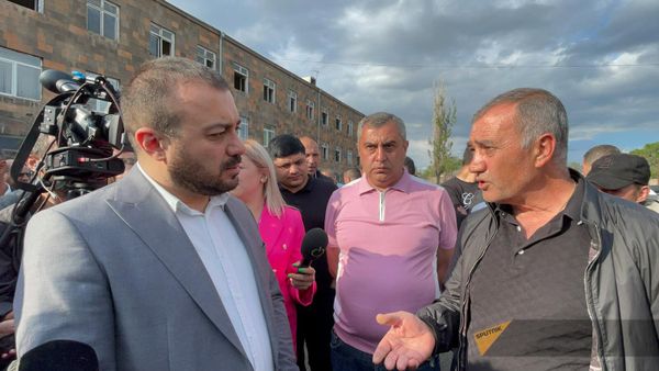 Աջից` Անդրանիկ Մանուկյանը - Sputnik Արմենիա