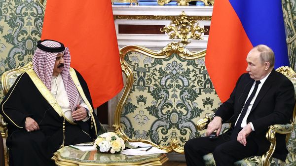 Президент РФ Владимир Путин и король Бахрейна Хамад бен Иса Аль Халифа во время встречи (23 мая 2024). Москвa - Sputnik Армения
