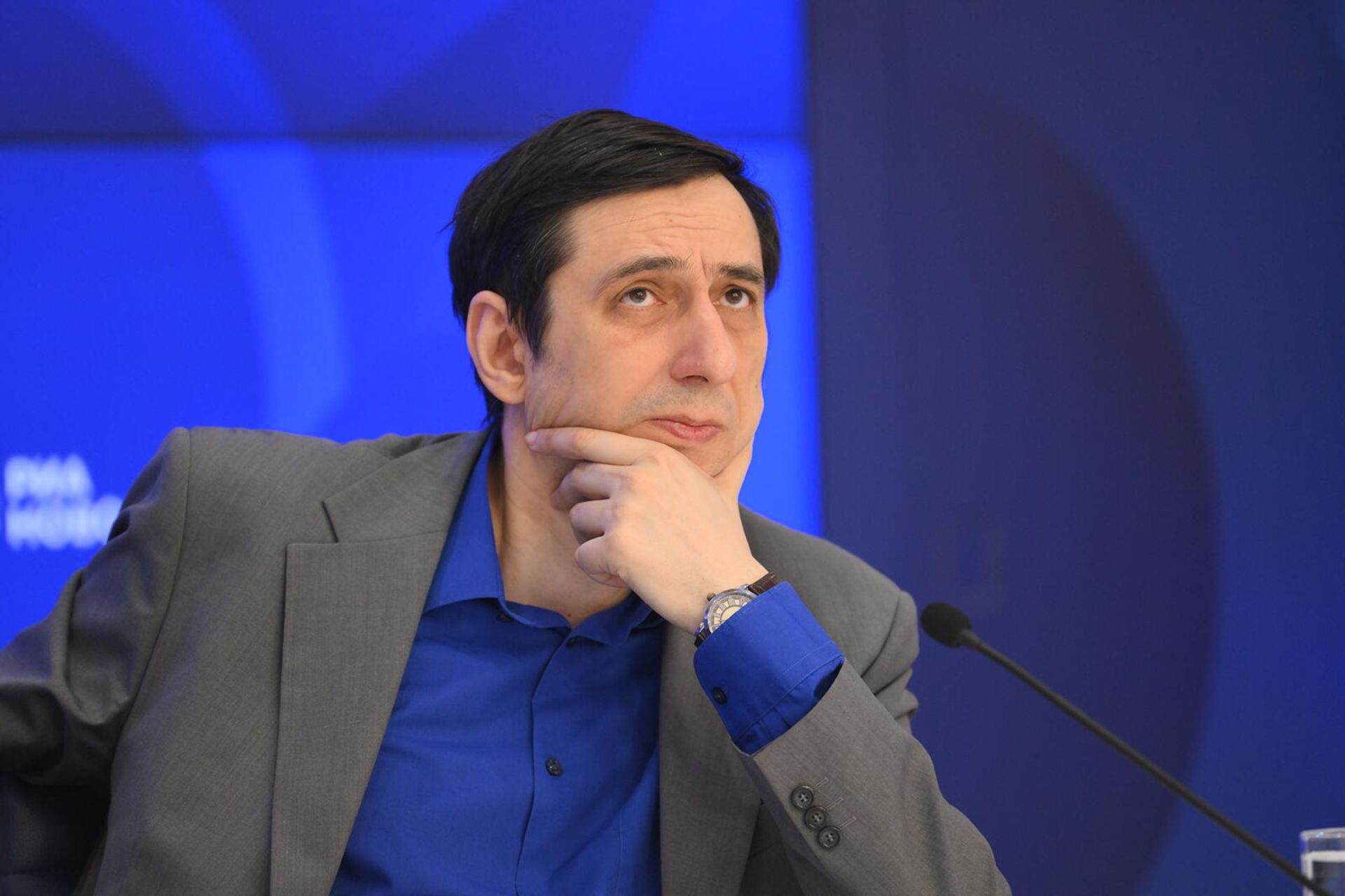 Андрей Арешев во время круглого стола Ситуация в республиках Южного Кавказа: противостояние политических сил (23 мая 2024). Москвa - Sputnik Армения, 1920, 23.05.2024
