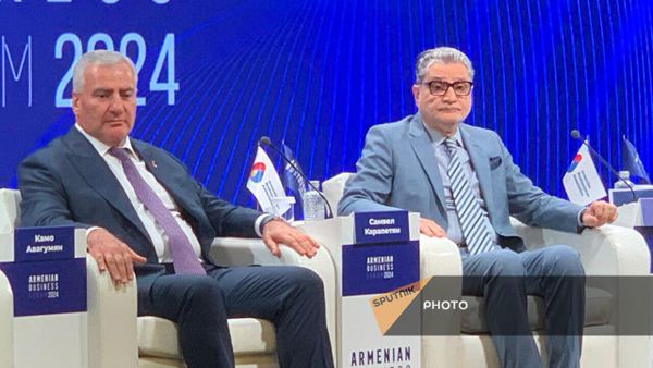 Самвел Карапетян и Тигран Саркисян на панельной дискуссии: Армяно-Российские бизнес интегрaции: новые перспективы (25 мая 2024). Москвa - Sputnik Армения