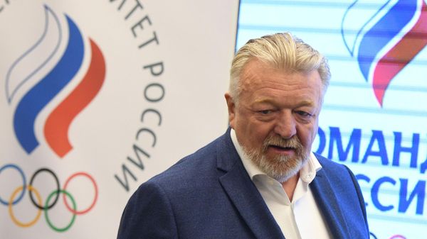 Вице-президент ОКР, президент Федерации спортивной гимнастики России Василий Титов перед началом заседания исполкома Олимпийского комитета России (24 декабря 2019). Москвa - Sputnik Армения