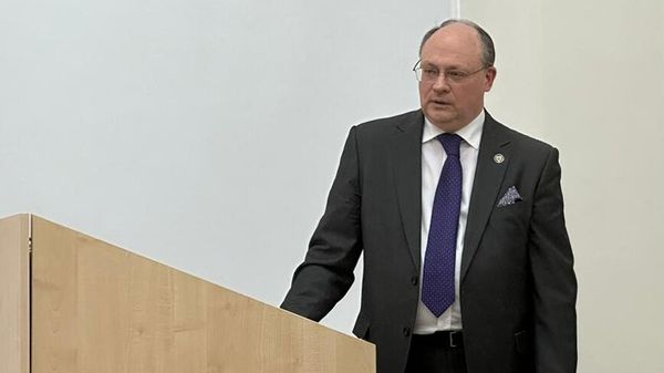 Председатель Суда Евразийского экономического союза Алексей Дронов на лекции Роль суда и перспективы его деятельности как органа Союза в КФУ (15 апреля 2024). Казань - Sputnik Армения