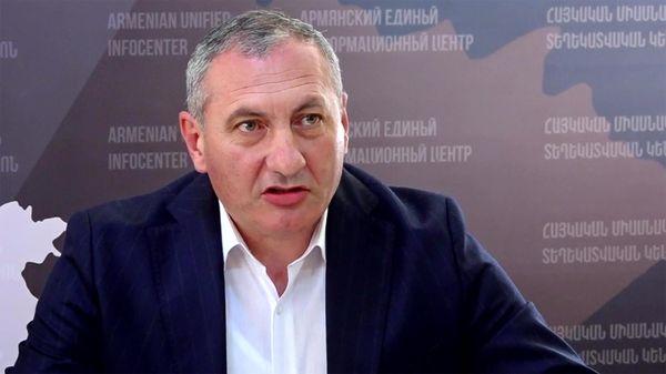 Губернатор Лорийской области Арам Казарян во время пресс-конференции из единого информационного центра (30 мая 2024). Алaвeрди - Sputnik Армения