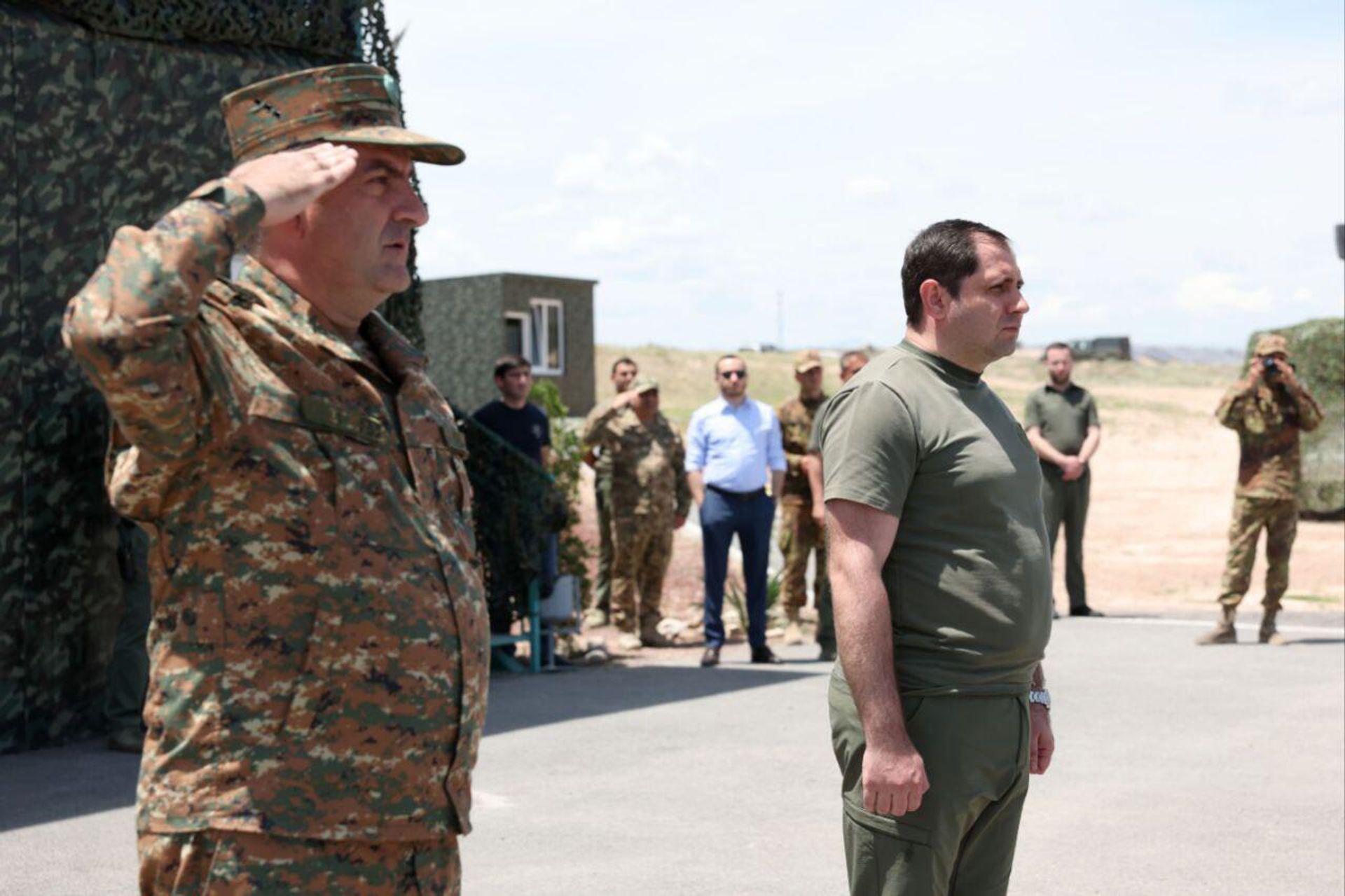 Mинистр обороны Сурен Папикян, высокотехнологичной промышленности Мхитар Айрапетян и руководящий состав ГШ ВС наблюдали за тактико-профессиональными учениями сил спецназначения ВС (3 июня 2024). Mинистр обороны Сурен Папикян, высокотехнологичной промышленности Мхитар Айрапетян и руководящий состав ГШ ВС наблюдали за тактико-профессиональными учениями сил спецназначения ВС (3 июня 2024). - Sputnik Армения, 1920, 03.06.2024