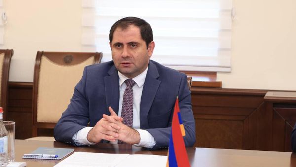 Министр обороны Сурен Папикян принял Чрезвычайного и полномочного посла Сербии в Армении Татьяну Панайотович Цветкович и военного атташе Звездана Кричака (4 июня 2024). Еревaн - Sputnik Армения