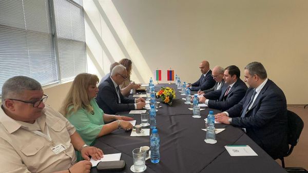 Պապիկյանը Բուլղարիայում հանդիպել է գործընկերոջը - Sputnik Արմենիա
