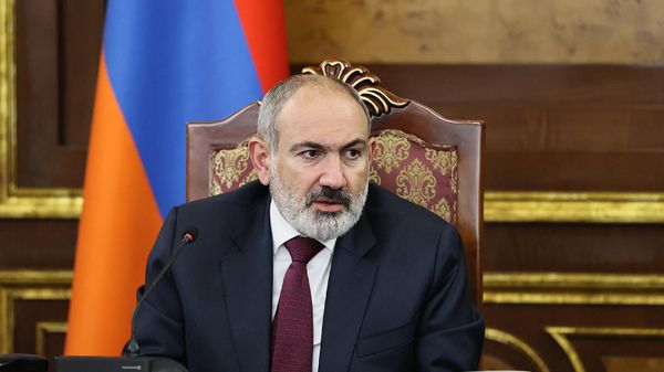Премьер-министр Никол Пашинян во время обсуждения законопроекта, принятого Национальным собранием в первом чтении, по ставкам налога с оборота (5 июня 2024). Еревaн - Sputnik Армения