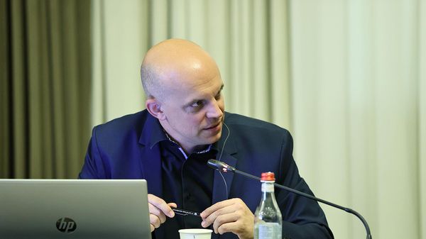 Заместитель директора компании gmp International GmbH Architects and Engineers Тобиас Кейл на обсуждении вопросов генерального плана “Академического городка” (3 июня 2024). Еревaн - Sputnik Армения