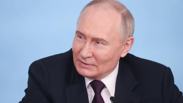 Президент РФ Владимир Путин во время встречи с руководителями информационных агентств (5 июня 2024). Санкт-Петербург - Sputnik Армения