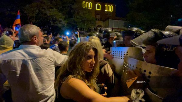 Իրավիճակը ՀՀ ԱԺ–ի մոտ - Sputnik Արմենիա