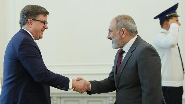 Նիկոլ Փաշինյանն ու Ջեյմս Օ'Բրայենը  - Sputnik Արմենիա