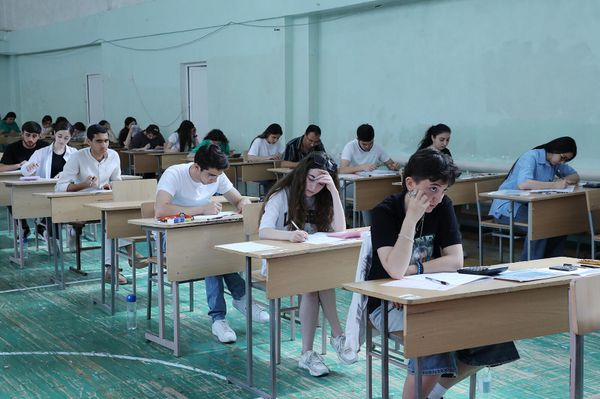 Դիմորդները քննասենյակում - Sputnik Արմենիա