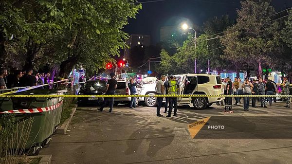 Сотрудники правоохранительных органов на месте преступления (12 июня 2024). Еревaн - Sputnik Армения