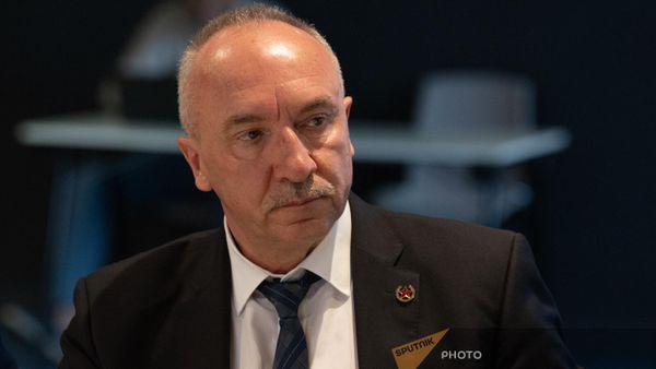 Посол Белоруссии в Армении Александр Конюк во время международного круглого стола на тему Внешнеполитические приоритеты России и Армении на постсоветском пространстве: СНГ, ЕАЭС и ОДКБ (12 июня 2024). Еревaн - Sputnik Армения