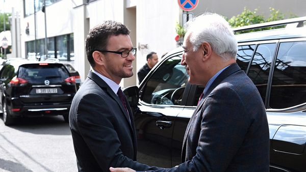 Президент Ваагн Хачатурян посетил резиденцию посла Великобритании в связи с национальным праздником - днем рождения короля Карла третьего (12 июня 2024). Еревaн - Sputnik Армения