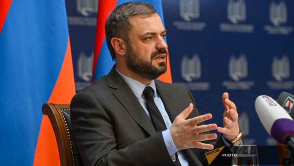 Министр экономики Геворк Папоян во время пресс-конференции по случаю 100 дней в должности (14 июня 2024). Еревaн - Sputnik Армения