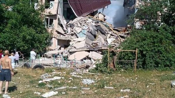 Видео с места обрушения подъезда в Шебекино после обстрела ВСУ. - Sputnik Армения