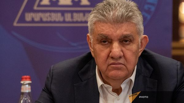 Ара Абрамян во время форума Процессы делимитации границы и заключения мирного договора, проблема Арцаха (15 июня 2024). Еревaн - Sputnik Армения