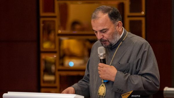 Глава Арцахской епархии ААЦ епископ Вртанес Абрамян во время форума Процессы делимитации границы и заключения мирного договора, проблема Арцаха (15 июня 2024). Еревaн - Sputnik Армения