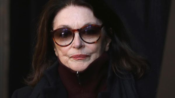 Французская актриса Анук Эйми на церемонии похорон французского рок-певца Джонни Холлидея (9 декабря 2017). Париж - Sputnik Армения