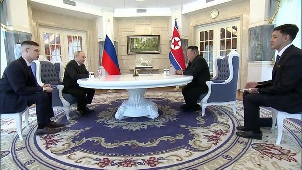 Президент России Владимир Путин и северокорейский лидер Ким Чен Ын провели переговоры в формате тет-а-тет - Sputnik Армения