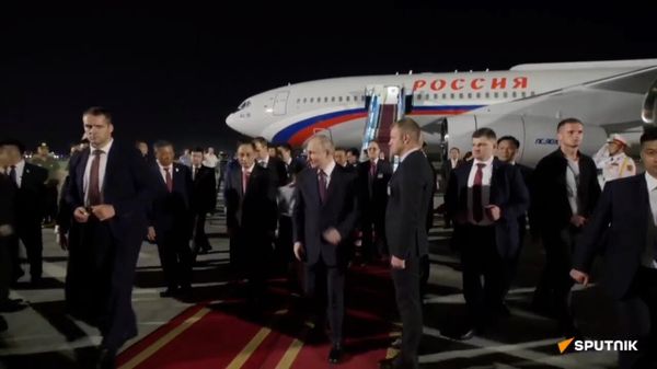 Кадры прибытия Владимира Путина с государственным визитом во Вьетнам - Sputnik Армения