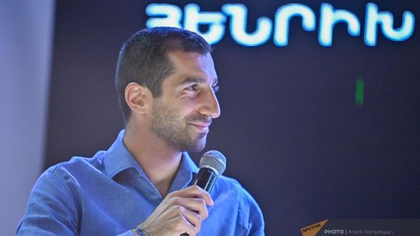 Հայաստանի ֆուտբոլի հավաքականի նախկին ավագ, Միլանի «Ինտերի» կիսապաշտպան Հենրիխ Մխիթարյանը - Sputnik Արմենիա