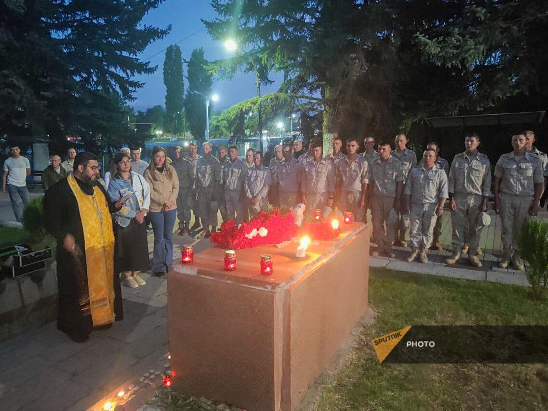 Траурная церемония в память о погибших в результате ракетного удара жителях Севастополя (23 июня 2024)․ Гюмри  - Sputnik Армения, 1920, 23.06.2024