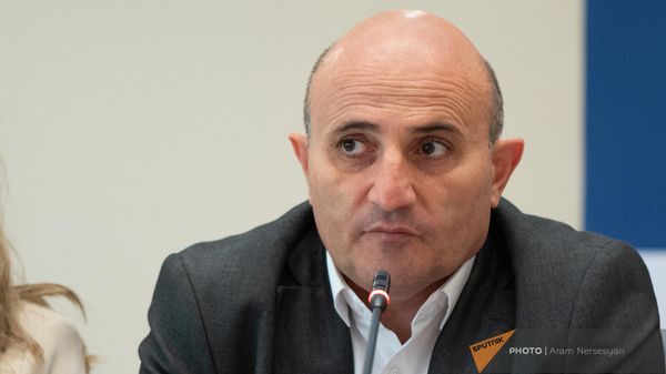 Մեխակ Ապրեսյան - Sputnik Արմենիա