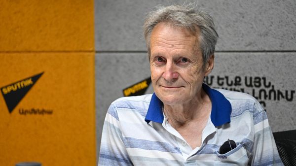 Что увидел житель Карабаха Сергей Огольцов после исхода населения и о чем написал книгу - Sputnik Армения