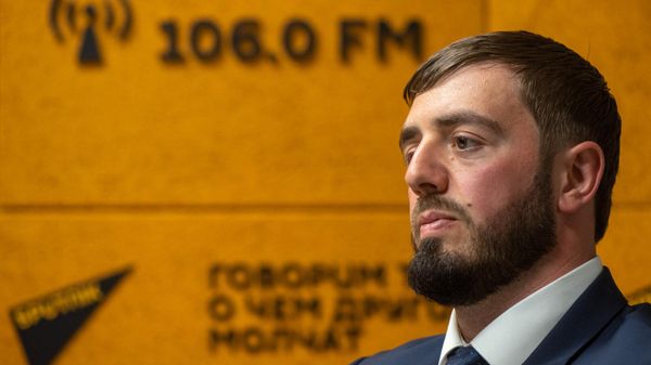 Генеральный секретарь Совета регионального сотрудничества Эдмон Эвоян в гостях радио Sputnik - Sputnik Армения