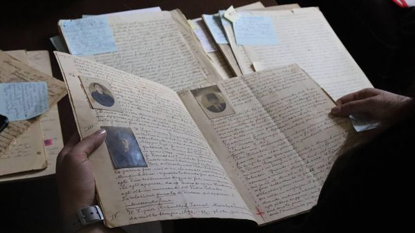 Посол РА в Италии Цовинар Амбарцумян передала в фонд Музея Геноцида армян эксклюзивные архивные документы (29 июня 2024). Еревaн - Sputnik Армения