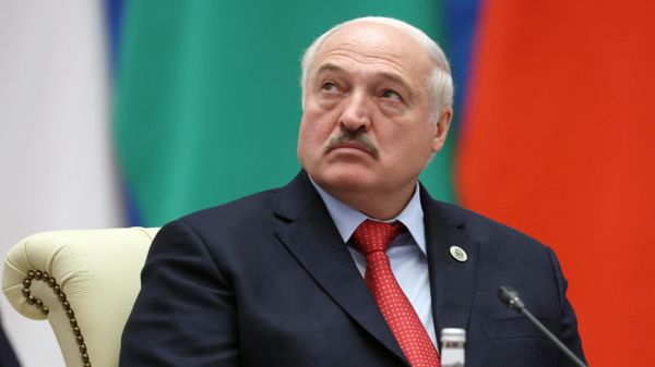 Президент Белоруссии Александр Лукашенко на заседании в расширенном составе глав стран - участниц ШОС, глав стран - наблюдателей ШОС, глав приглашенных государств и глав приглашенных международных организаций (16 сентября 2022). Самарканд - Sputnik Армения
