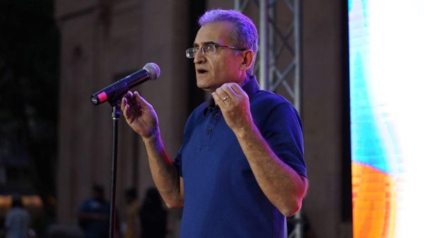 Эксперт по конституционному праву Вардан Погосян во время митинга у церкви Святой Анны (5 июля 2024). Еревaн - Sputnik Армения